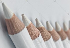 نقش مداد رنگی سفید در جعبه مداد رنگی
