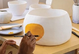 آشنایی با انواع رنگ نقاشی روی سفال و وسایل مورد نیاز آن