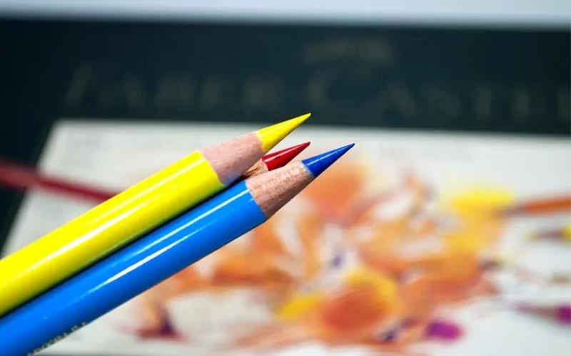 نحوه استفاده از مداد رنگی پلی کروم 